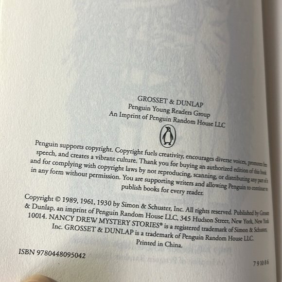 Nancy Drew: The Mystery at Lilac Inn Book - Picture 2 of 2